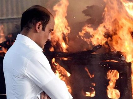 SHAMEFUL! Current Generation Actors Did Not Attend Vinod Khanna's Funeral!