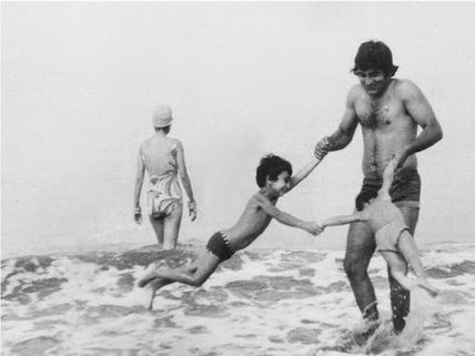 Vinod Khanna's Son Shares An Adorable Throwback Picture! Says It Feels Like Yesterday!