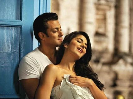 WHAT'S COOKING? Salman Khan Dines With Katrina Kaif & Her Family?