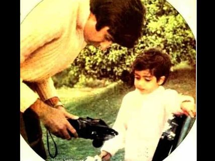 This Throwback Pic Of A Toddler Abhishek Bachchan With His Dad Big B Is Too Cute To Handle!