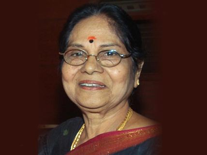 Leelavathi Recalls Old Memories Of Parvathamma And Breaks Down Into Tears