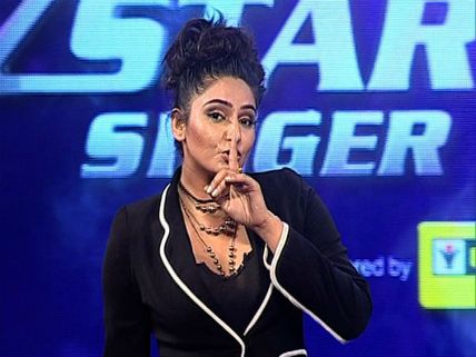 Ragini Dwivedi All Set To Anchor  Filmfare Awards South 2017