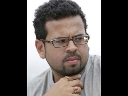 Santhosh Anandram Shares A Priceless Selfie On Facebook!