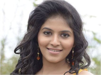 WOW! Anjali To Make A Comeback To Mollywood!