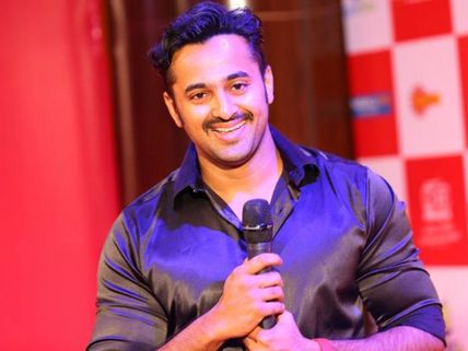 LIKE A BOSS! Unni Mukundan Gives It Back In Style!
