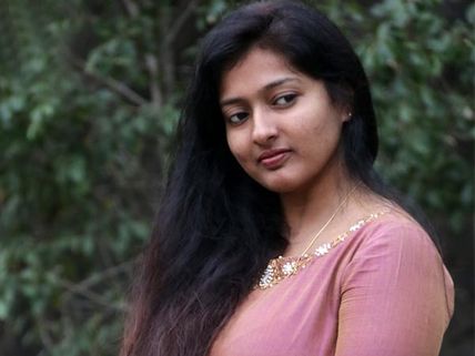 Bigg Boss Fame Gayathri Raghuram Loses Her Cool On Social Media! 
