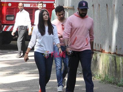 When She Heard Of Fire At Mom's Building! Aishwarya Rai Bachchan Brought Food & Water For Everyone