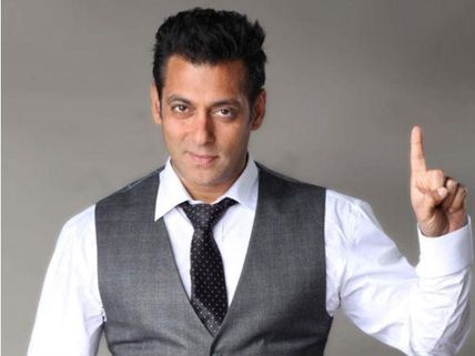 HE IS VERY CLEAR! Salman Khan Doesn't Want STEAMY & Drug-Dealing Scenes In Race 3