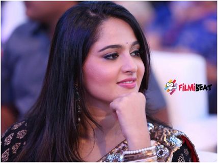 VIRAL! Anushka Shetty's New Pic Is The Talk Of The Town!