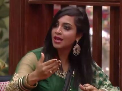 Bigg Boss 11: Arshi Khan’s BIG LIE EXPOSED! Arshi's Parents REVEAL Her Age & Other Details!
