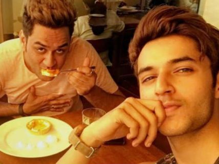 Bigg Boss 11: Here’s What Vikas Gupta’s Brother Has To Say About Allegations Of Getting Paid Fans…