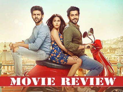 Sonu Ke Titu Ki Sweety Review: An Engaging Tug Of War Between Bromance & Romance With A Twist! 