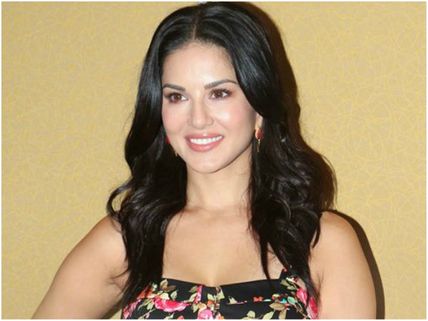 Attention Sunny Leone Fans! The Beauty Queen Will Visit Kerala Again!