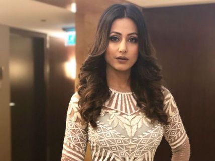 Hina Khan Gets TROLLED Again; Haters Ask Her ‘Kapde Faad Ke Kaam Milega’?