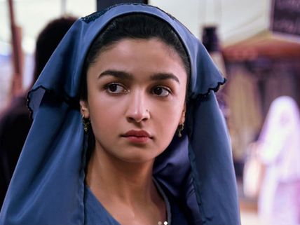 Mashallah! Alia Bhatt Turns Burqa Clad & We're Totally Swooning Over Her New Avatar From Raazi 