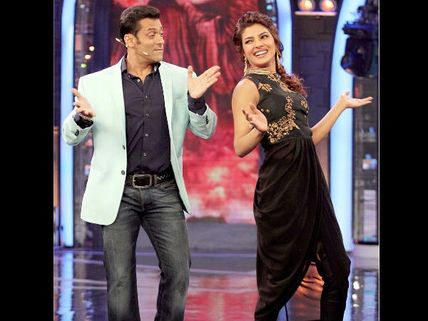 Bharat: Salman Khan Pulls Co-Star Priyanka Chopra's Leg, Tells Her 'Humari Film Hindi Hai'!