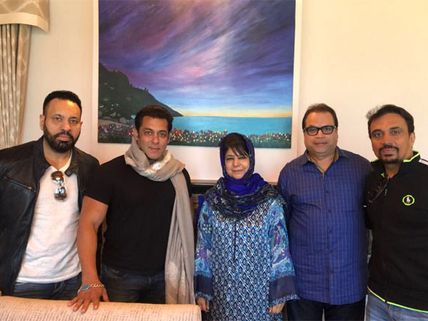 Salman Khan In Kashmir For Race 3 Shoot, Meets CM Mehbooba Mufti