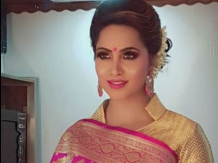Arshi Khan Clarifies About Her Controversial Tweet On Shahid Afridi, Says It Was A ‘Mistake’!
