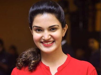 Malayalam Actress Honey Rose Reveals That Casting Couch Does Exist In The Film Industry!