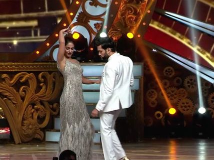 Viral Video! Hina Khan & Nakuul Mehta’s Sensuous Dance On ‘Aao Naa’ Is A Must Watch!