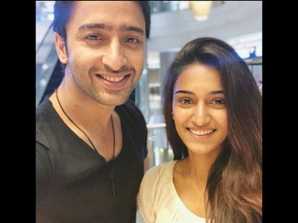 Kuch Rang Pyar Ke Aise Bhi’s Shaheer Sheikh & Erica Fernandes Reunite!