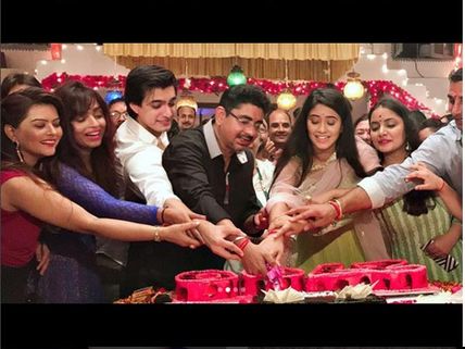 It’s Celebration Time! Shivangi & Mohsin's Yeh Rishta Kya Kehlata Hai Completes 2700 Episodes!