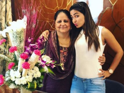 Hina Khan Celebrates Mother's Birthday With Flowers & Cake In The Cutest Way!