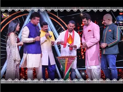 Indian Idol 10 Celebrates Colors Of India; Anu Malik Gives Salman Ali A Standing Ovation!