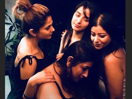 Jennifer Winget's Party Pictures With Her Girl Squad Are Adorable! She Calls Them Her Lifeline!