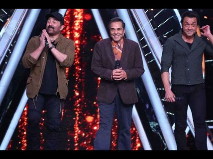  Indian Idol 10: Dharmendra Gets Nostalgic As The Contestants Pay Him Tribute