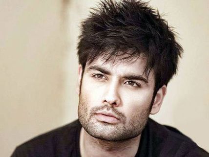 Vivian Dsena Says Taking Off The Shirt Alone Doesn't Make One A Good Actor!
