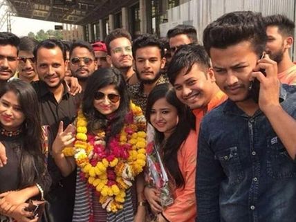 BB 12 Evicted Contestant Saba Khan Receives A Grand Welcome At Hometown; Says She's Disappointed