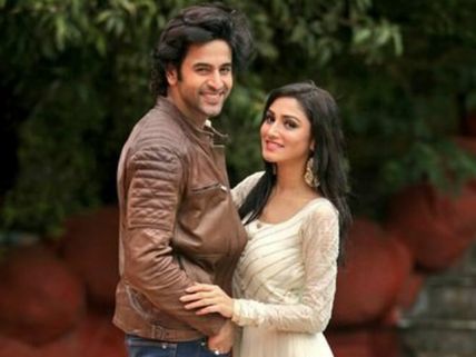 Roop: Shashank Vyas Is Harassing His Co-actor Donal Bisht; Often Taunts Her Saying She Isn’t Famous!