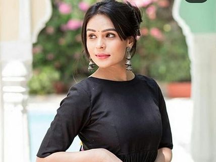 Sonal Vengurlekar Says Photographer Said He Will Teach Tantrik Vidya; Asked Her To Sit Na*ed! #MeToo