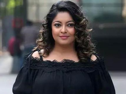 Tanushree Dutta THRASHES Nana Patekar For Not Apologizing To Her & Calling Her A 'Liar'