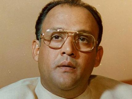 Alok Nath Is A 'Two Faced' Alcoholic, Who Slapped A Pilot Once! He Was 'Cheap & Abusive' When Drunk!