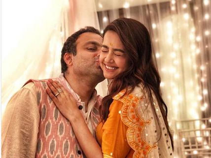 Surveen Chawla Is Expecting A Baby In April 2019! Says Shouldn't Make A Big Deal About Pregnancy
