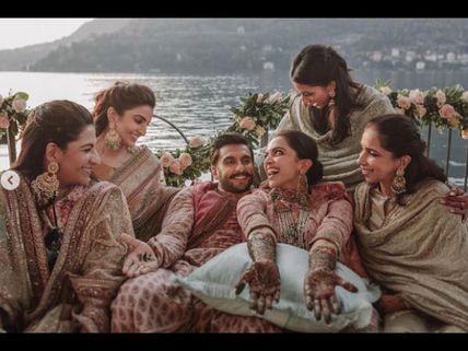 This Person To Host A Dinner Party For Newlyweds Deepika Padukone & Ranveer Singh? 
