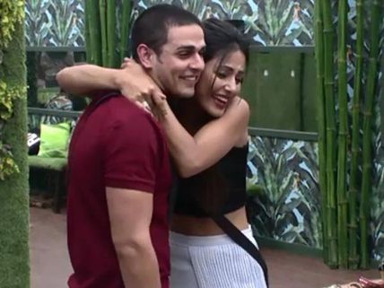 Hina Khan Voices Her Opinion On The Ongoing Priyank-Divya Controversy; Calls Him 'Kameene'