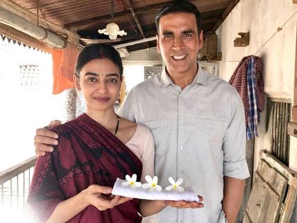 When Akshay Kumar Made Radhika Apte Climb The Wall & Asked Her To Run From One Corner To The Other!