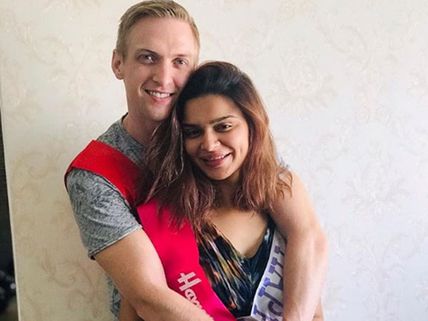 Mouni Roy & Adaa Khan Wish Aashka Goradia Happy B'day; Brent Goble's Sweetest Message For His Wife!