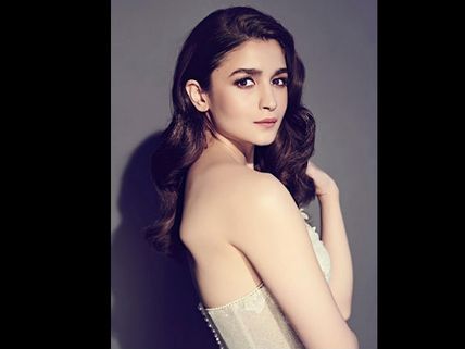 After DeepVeer's Wedding, Did Alia Bhatt CONFIRM Her Wedding With Ranbir Kapoor? 