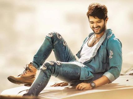 Taxiwala: Here Are Details Of Vijay Deverakonda's Gift To His Fans Post The Movie's Response!