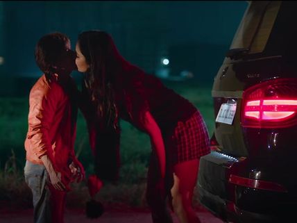 Khaleesi Kisses Tyrion! Fans Connect Zero With 'Game Of Thrones' & The Memes Are Hilarious