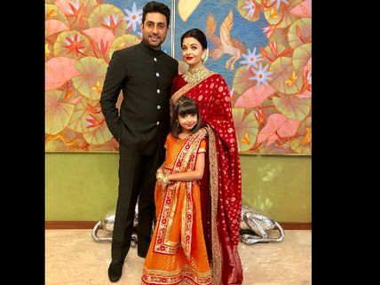 OH MY GOSH! Aishwarya Rai Bachchan Looks So ROYAL At Isha Ambani’s Wedding [Pictures]   