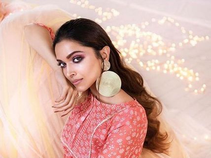 Deepika Padukone Is The First Woman To Enter Top 5 In 2018 Forbes India Celebrity 100! 