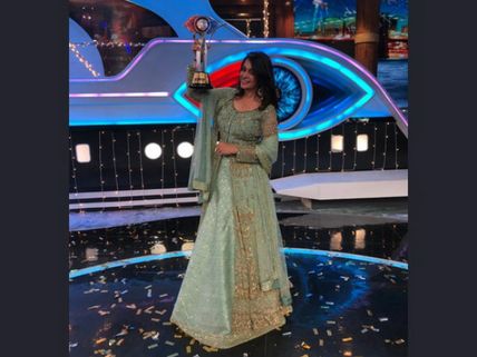 Bigg Boss 12 Grand Finale Updates: Deepak Takes The Money Briefcase; Dipika Kakar Bags The Trophy!