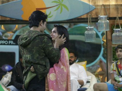 BB 12: Dipika & Shoaib’s Reunion Compared To Hina & Rocky’s Reunion; Fans & Celebs Find It Adorable!