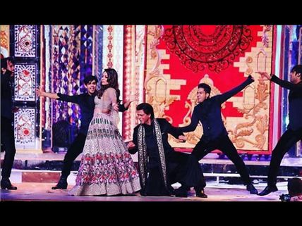 Shah Rukh Khan’s Tweet To Wife Gauri Khan Will Make You Fall In Love Him All Over Again!