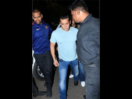 PICS! Salman Khan, Sonakshi Sinha & Other Celebs Attend B-Town Newbie Zaheer Iqbal’s Birthday Bash